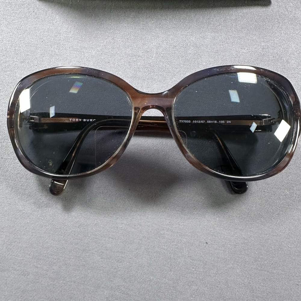 Tory Burch Brown & Gold Sunglasses
TY7033 1012/67 with case Women’s Frame Only